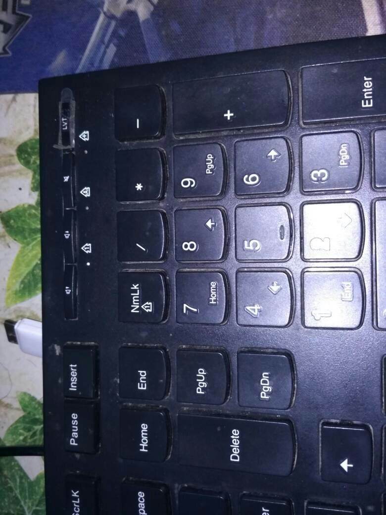 键盘亮光怎么打开