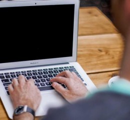 2026年手机上装了这7个AI App之后，我删掉了十几个其他应用