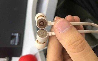 入耳式耳机老是滑出来