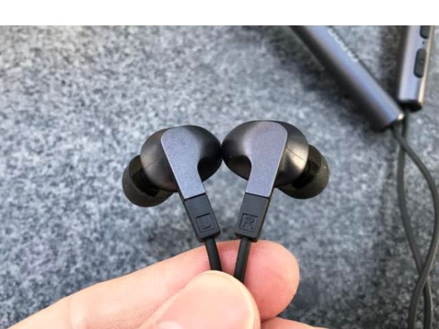 耳机左右怎么分rl-第1张图片-王尘宇