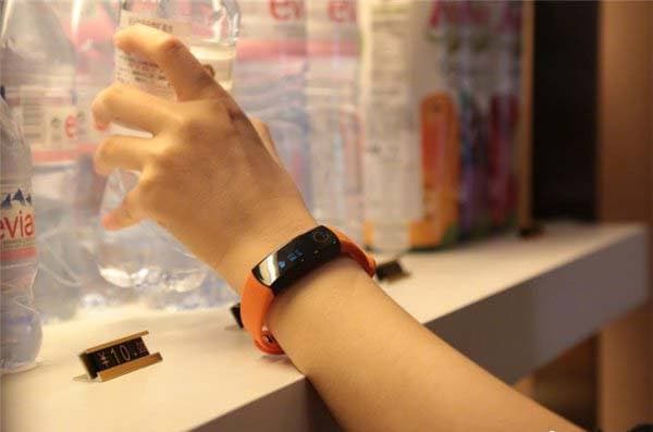 荣耀手环3nfc版怎么用-第2张图片-王尘宇