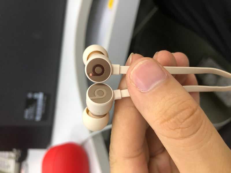 入耳式耳机老是滑出来-第1张图片-王尘宇