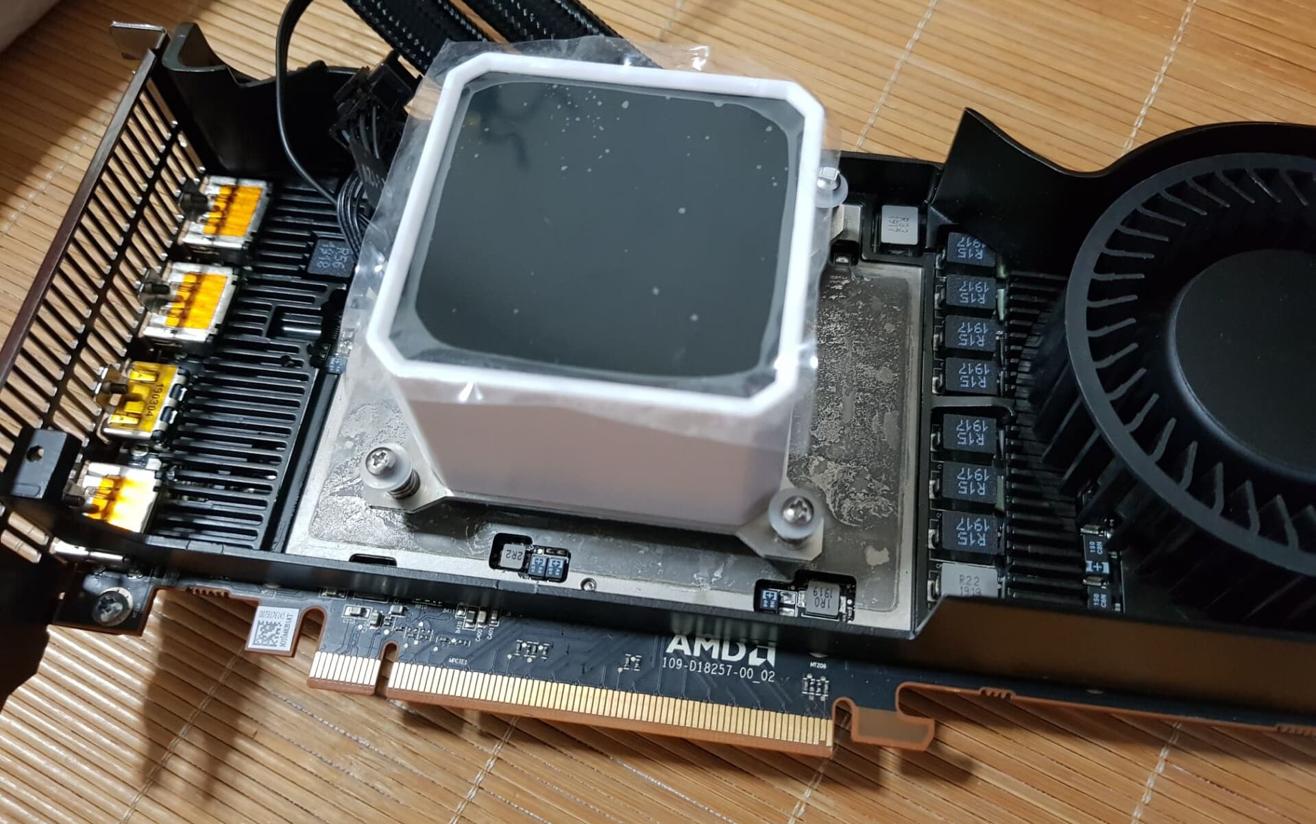 显卡公版什么意思-第2张图片-王尘宇