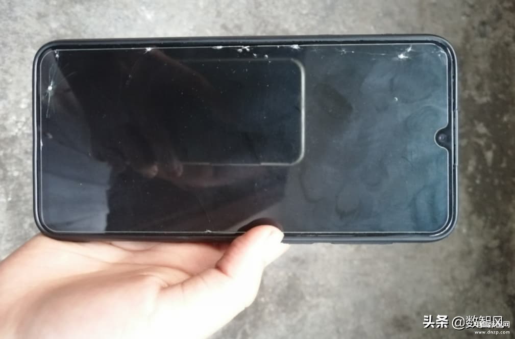 手机很久没用了开不了机怎么办-第1张图片-王尘宇
