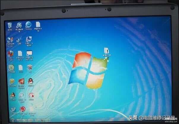 笔记本电脑一闪一闪的是什么问题-第1张图片-王尘宇